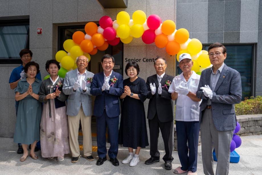 증평군, 송산칸타빌더센트럴아파트경로당 현판식 열려