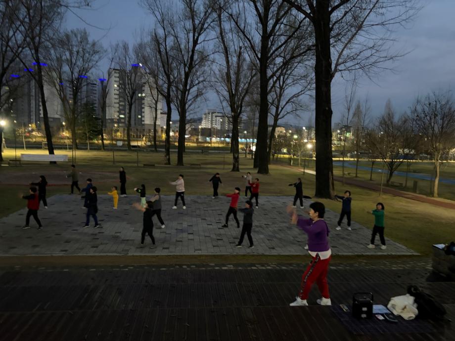 증평군체육회, ‘해달맞이 교실’ 인기
