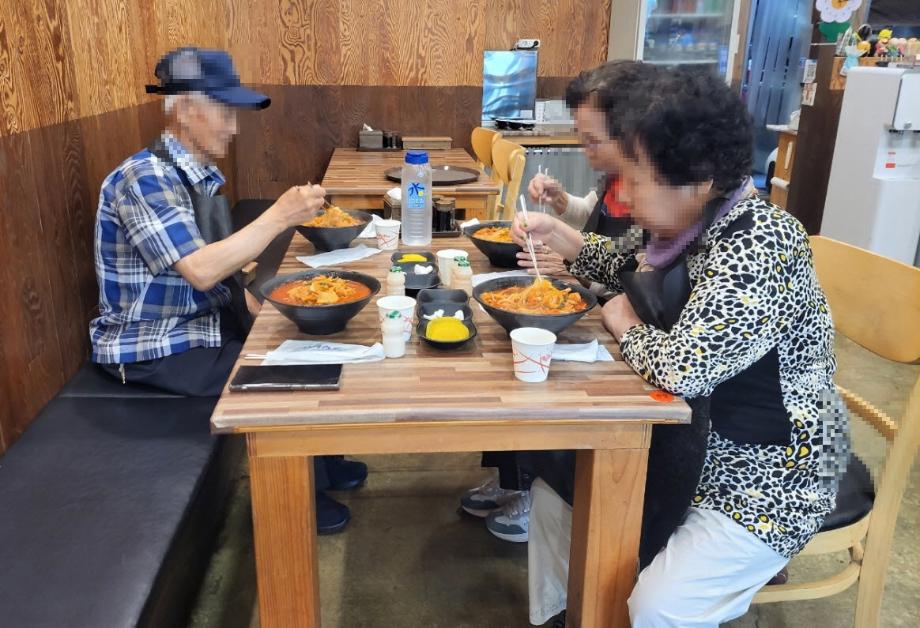 직장새마을운동증평군협의회, 취약계층 무료 식사 나눔‘훈훈’